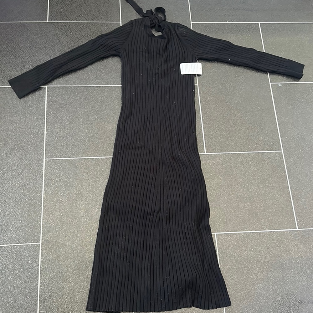 Going out dress with open back and slit on the side